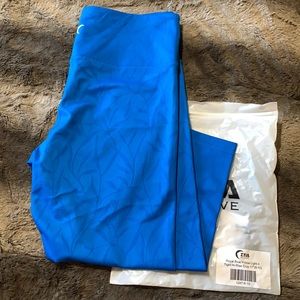 Zyia royal Blue willow hi rise crop 17” 8-10